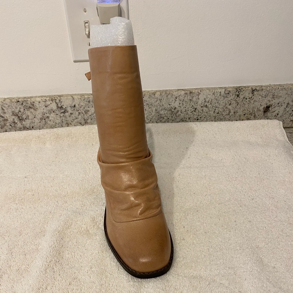NEW Chelsea & Violet leather boots SZ 8 Cognac